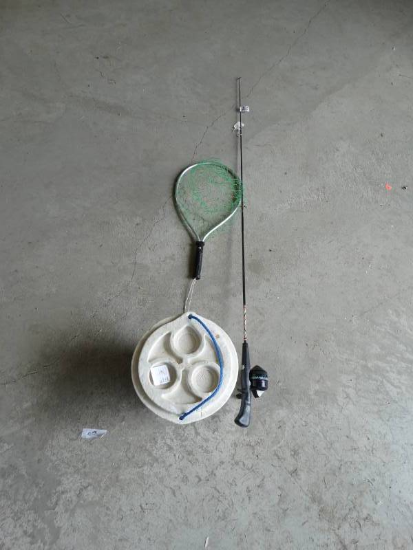lot 6168 image: Fishing pole, styro foam bucket and net.