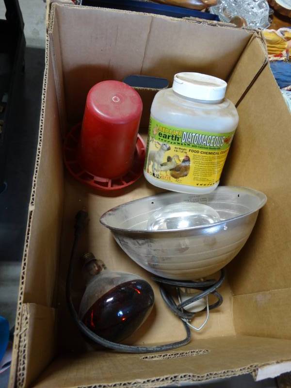 lot 6179 image: Heat lamp, red lake earth diatomaceous and more.