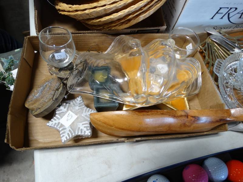 lot 6184 image: Lot of home decor.