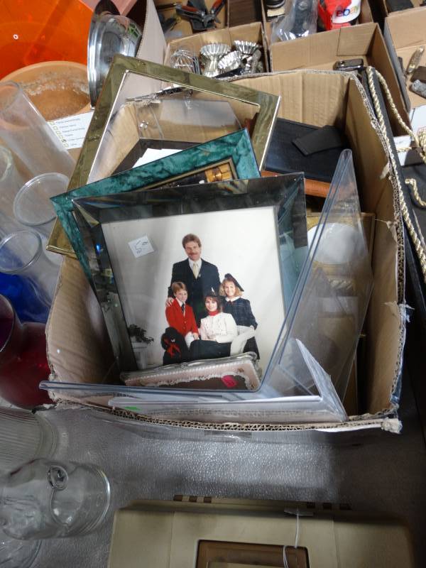 lot 6190 image: Lot of picture frames.