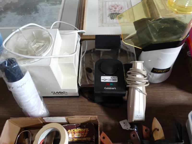 lot 6207 image: Lot of various small appliances. Pop corn maker, hot and air popper, oster luspire and more.