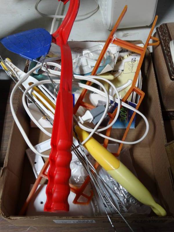 lot 6214 image: Fly swatters, extension cord and more.