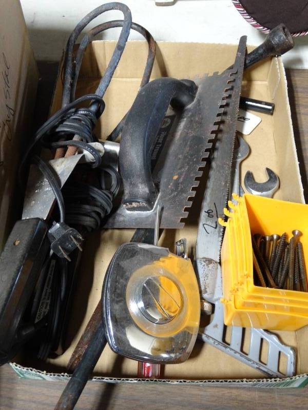 lot 6216 image: Water heaters, grout scraper and more.