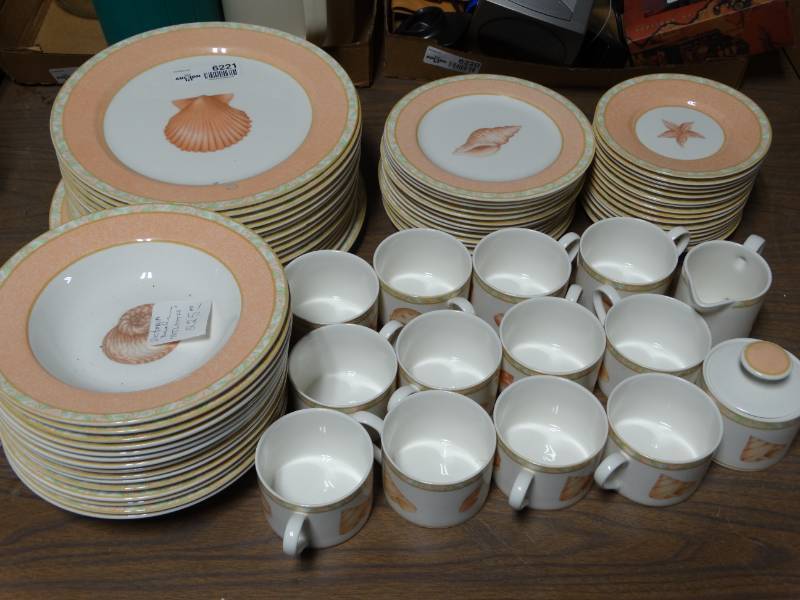 lot 6221 image: Large lot of victoria beale Atlamtas.
