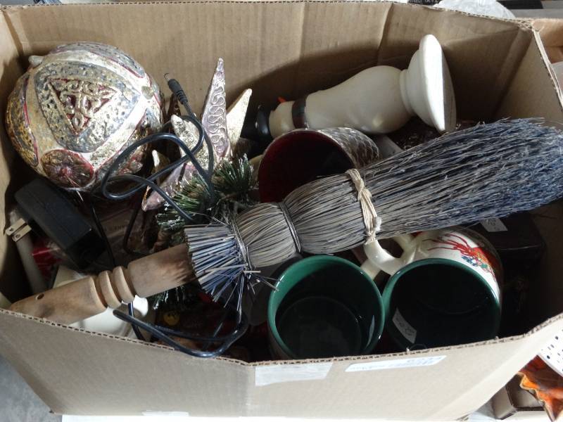 lot 6234 image: Christmas lot.