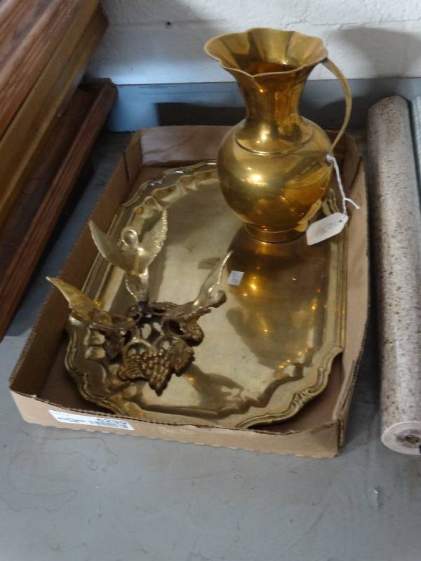 lot 6239 image: Brass decor.