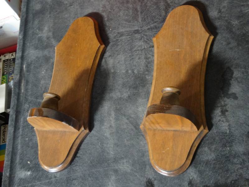 lot 6251 image: Wooden wall decor.
