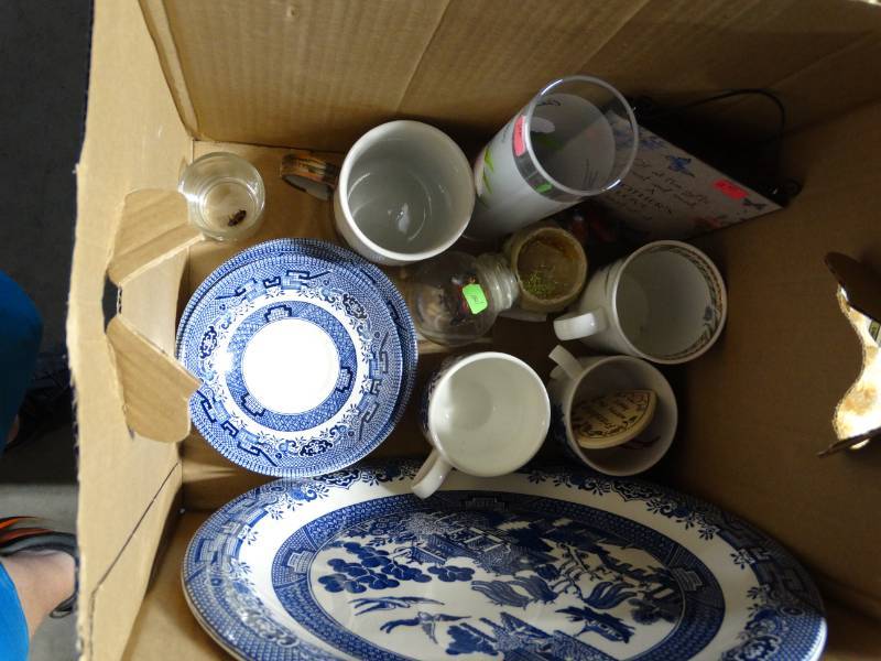 lot 6255 image: Lot of glassware.