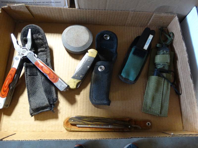 lot 6277 image: winchester tool man and pocket knives.