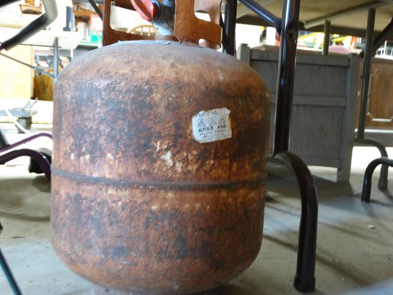 lot 6283 image: Propane tank.