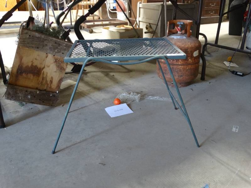 lot 6284 image: Small metal table.