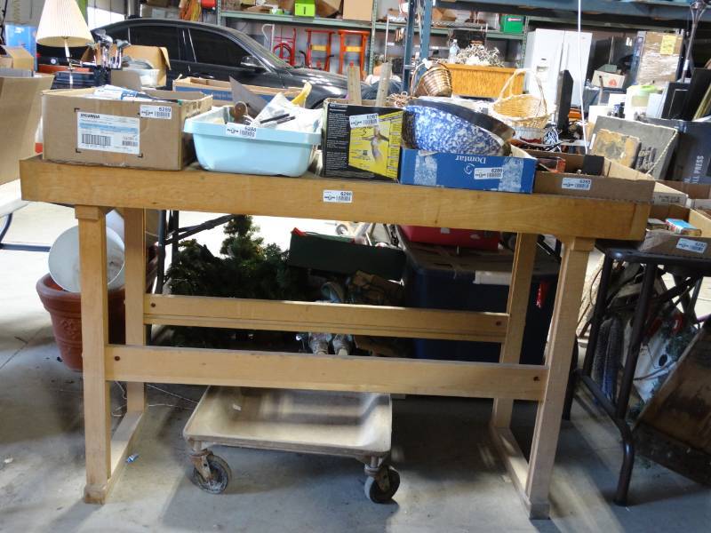 lot 6290 image: Work bench.
