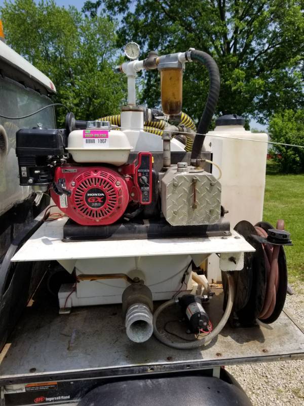 lot 1007 image: Honda GX 160 Toilet Pumping System