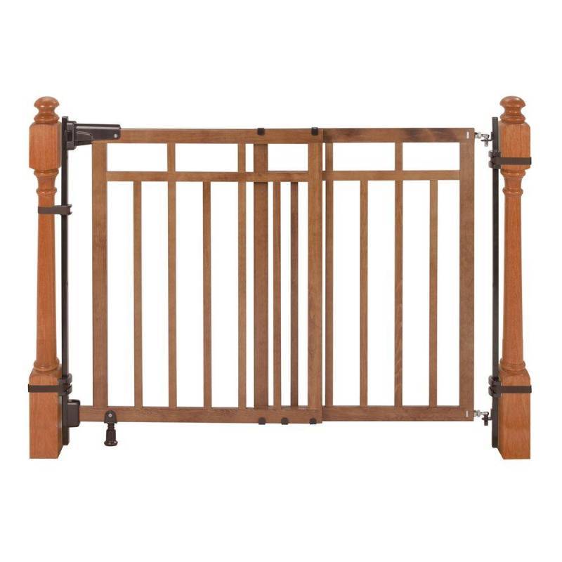 lot 5524 image: Summer Infant Stylish&Secure� Deluxe Top of Stairs Gate with Dual Banister Kit