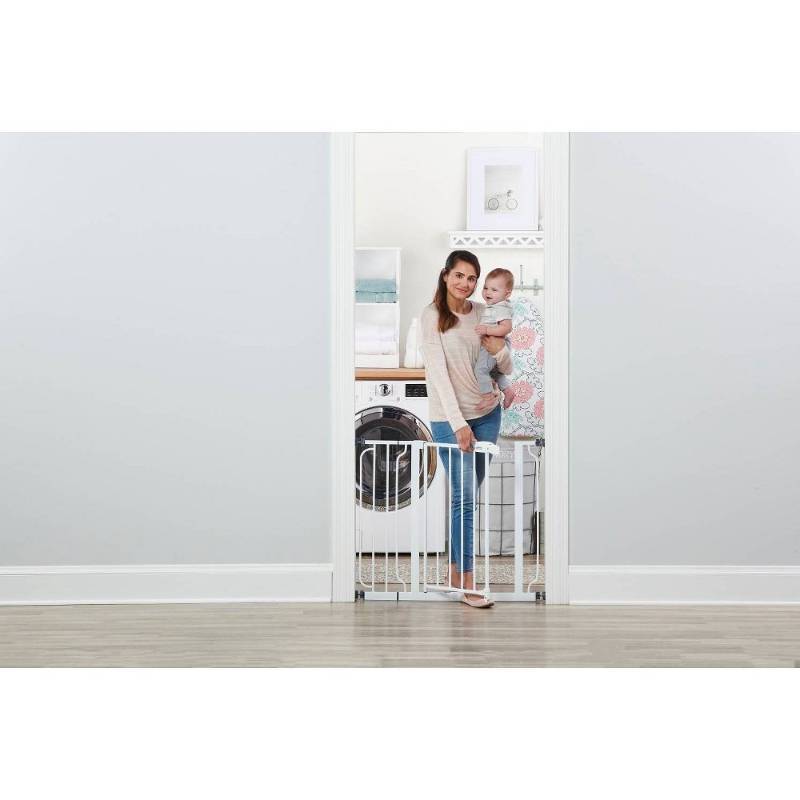 lot 5525 image: Regalo Easy Step Walk Thru Gate, White, Pressure Mount