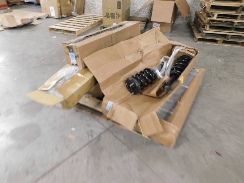 lot 5515 image: Large Lot of Misc Auto Parts Inspect