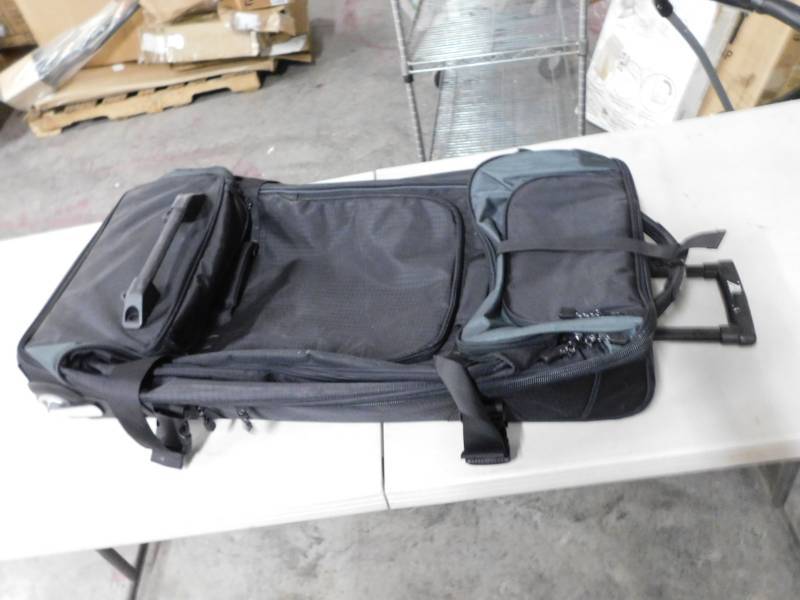 lot 5544 image: Openbox Amazonbasics Ripstop Wheeled Duffel, 35