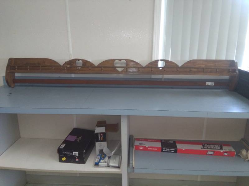 lot 2352 image: Wood Handmade Wall Mount Quilt Rack