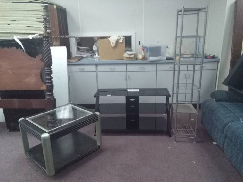 lot 2368 image: Living Room Shelf Lot