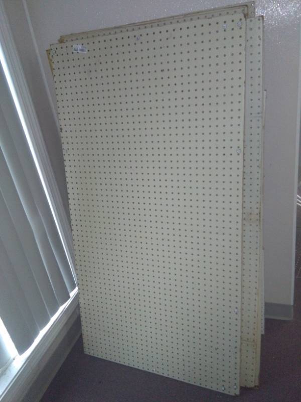 lot 2370 image: Peg Board  3ft X 5ft Sheets - 20 pcs