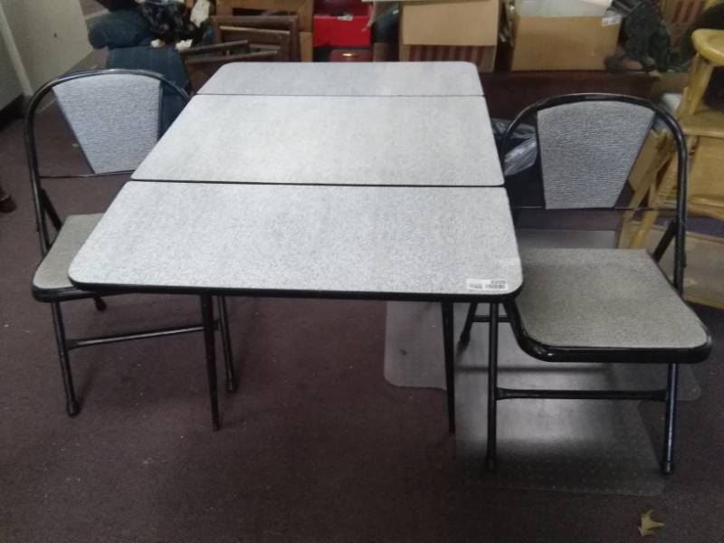 lot 2209 image: Vintage Drop Leaf Metal Table w Formica Top and Two Metal Padded Folding Chairs