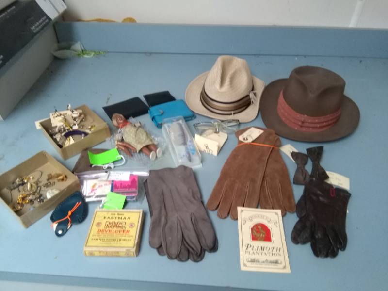 lot 9070 image: Jewelry, Hats, Gloves, Matches and MORE