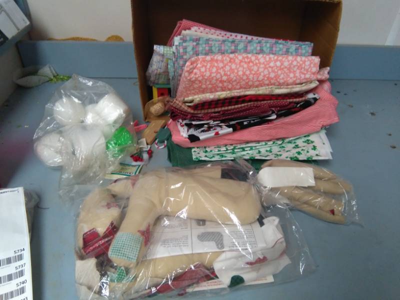 lot 5731 image: Cotton Quilting Fabric and Projects Lot