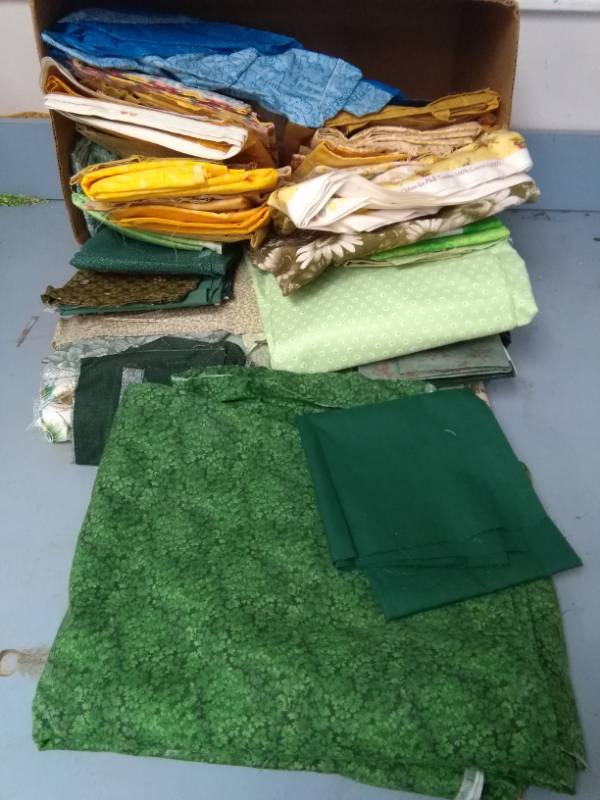 lot 5732 image: Green, Blue, Yellow Quilting Fabric Lot