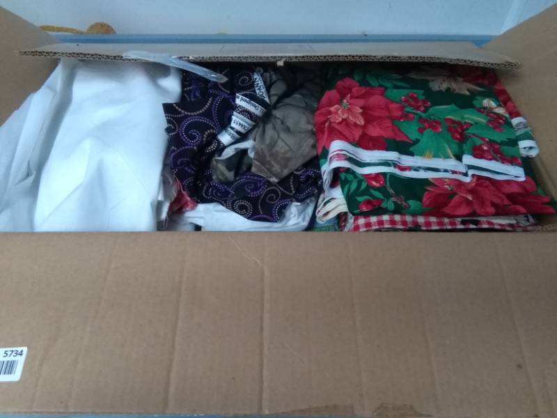 lot 5734 image: WhiteOff White, Christmas & Vintage Quilting Fabric Lot