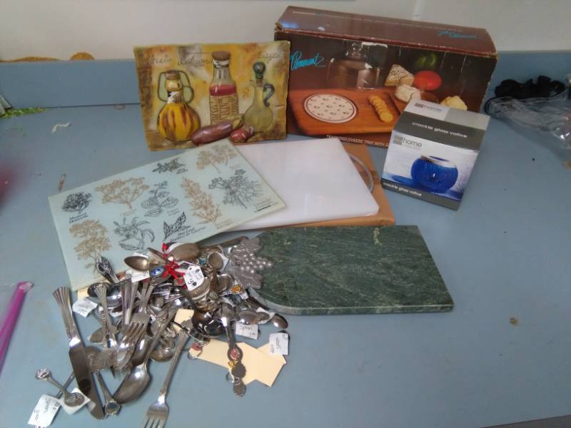 lot 5741 image: Cutting Boards, Spoons and More