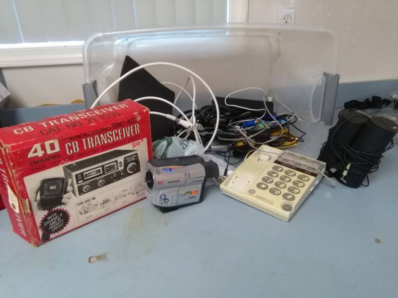 lot 5742 image: Vintage CB Radio, Large Button Phone and MORE