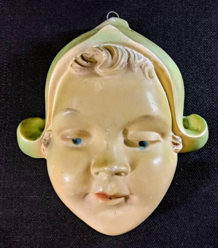 lot 1803 image: 1940 - 50s  Dutch Girl Chalkware String Holder