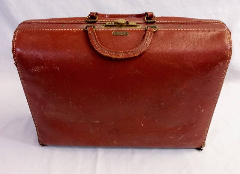 lot 1862 image: Schell Snapack- Briefcase Attache Bag