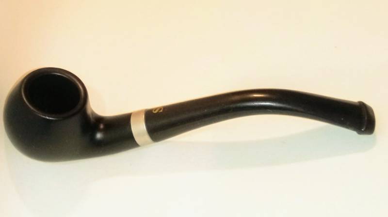 lot 1977 image: Vintage Curved Black Pipe  New Condition