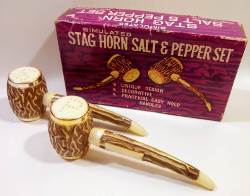 lot 1979 image: Pipe Shaped Vintage Simulated Stag Horn Salt & Pepper Set  Very COOL