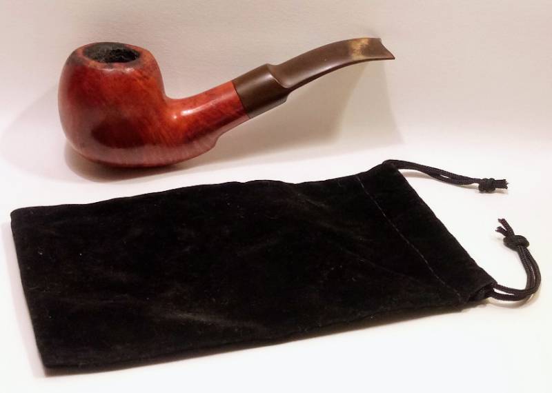lot 1983 image: Very Unusual Pipe  Made in Italy