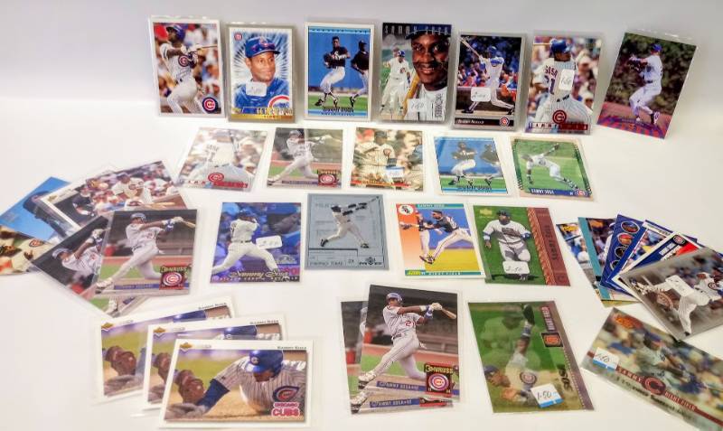 lot 2321 image: Sammy Sosa Baseball Card Lot