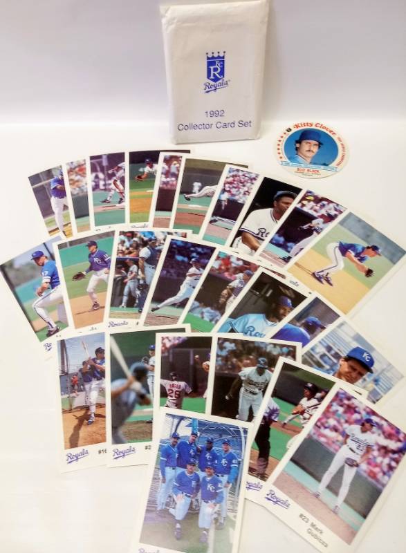 lot 2324 image: 1992 Kansas City Royals Collectors Set and More- Baseball Cards