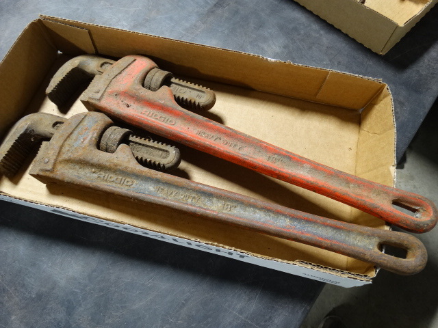 lot 6327 image: 2 Ridgid 18 Pipe wrenchs.