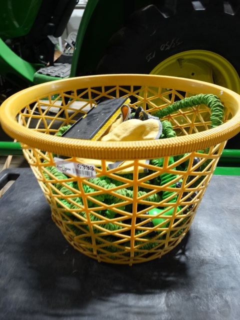 lot 6333 image: Water hose with spray nosels.