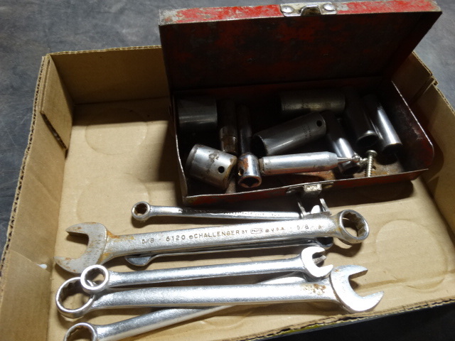 lot 6355 image: Lot with open end wrenches and sockets.