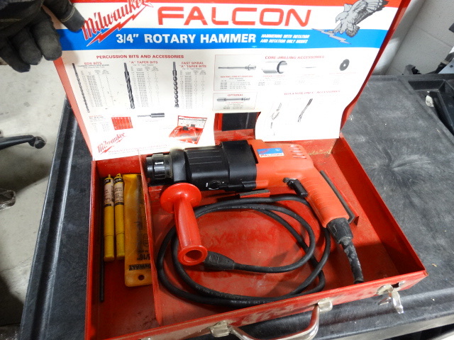 lot 6382 image: Miluawkee heavy duty rotary hammer.