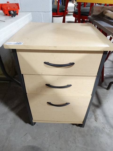 lot 6387 image: 3 Drawer cabinet on wheels, drawers need fixed.