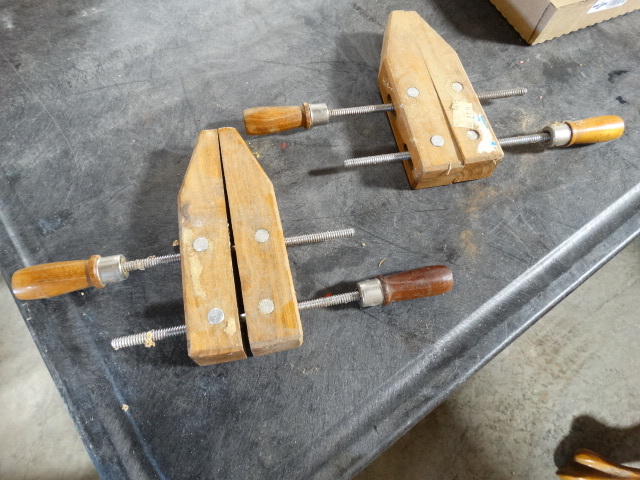 lot 6394 image: 3 Wooden angle clamps.