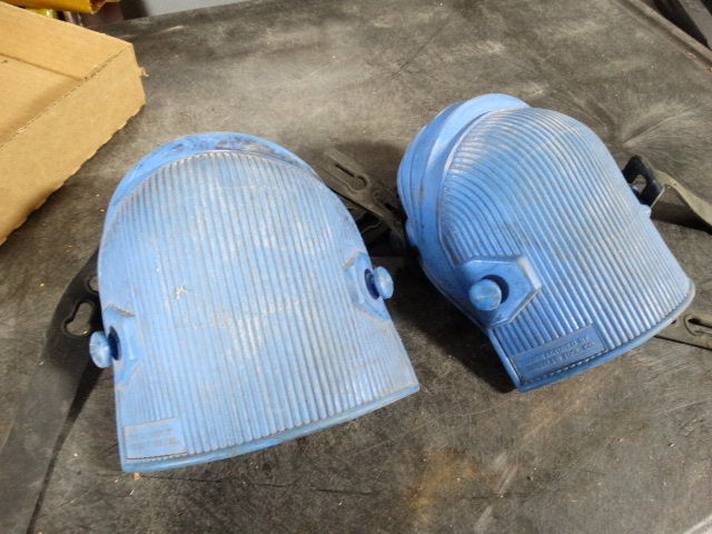 lot 6398 image: Knee pads.