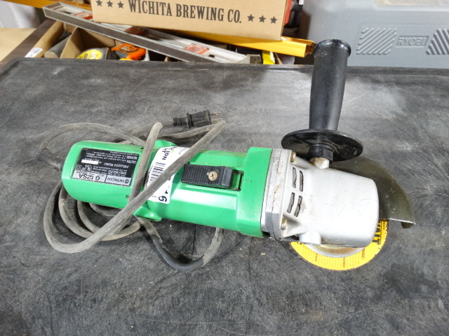 lot 6416 image: Hitachi 4 12 disc angle grinder.