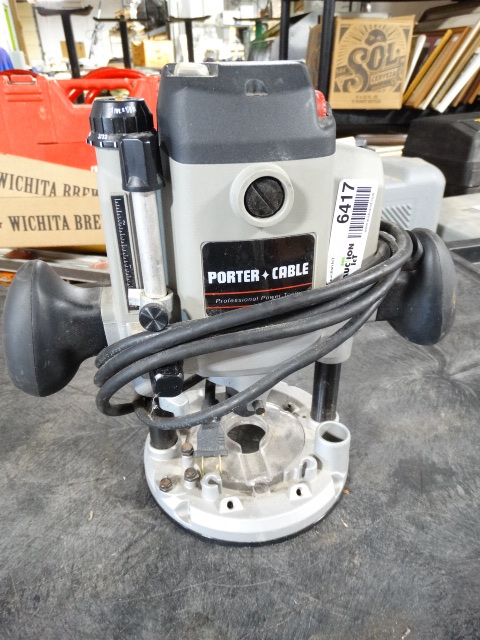 lot 6417 image: Poter cable variable speed plunge router.