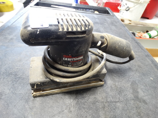 lot 6425 image: Craftsman finishing sander.