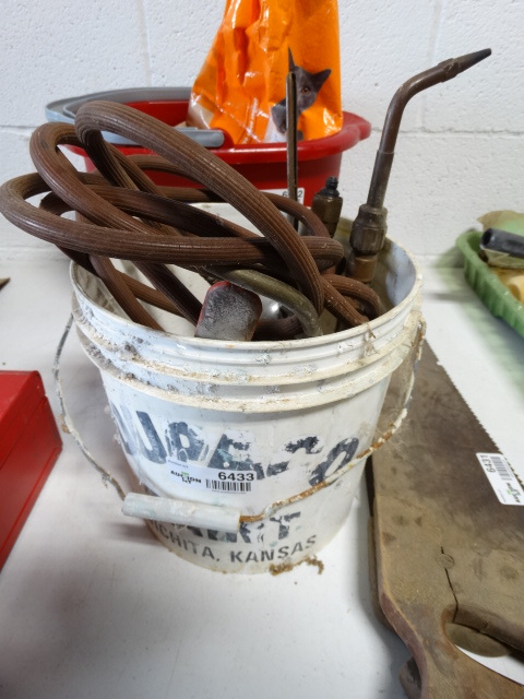 lot 6433 image: Torch attachments air hose and guage and 2 caster wheels.