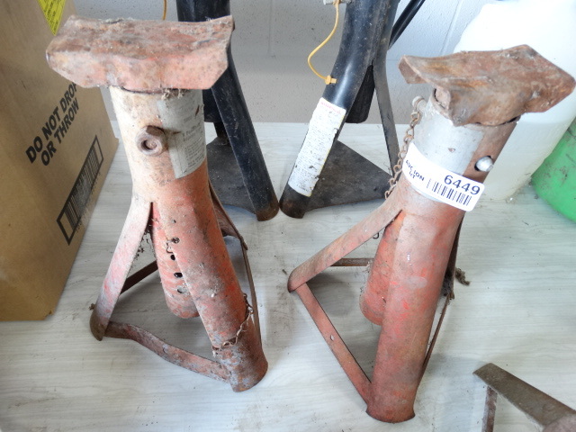 lot 6449 image: 2 Jack stands.